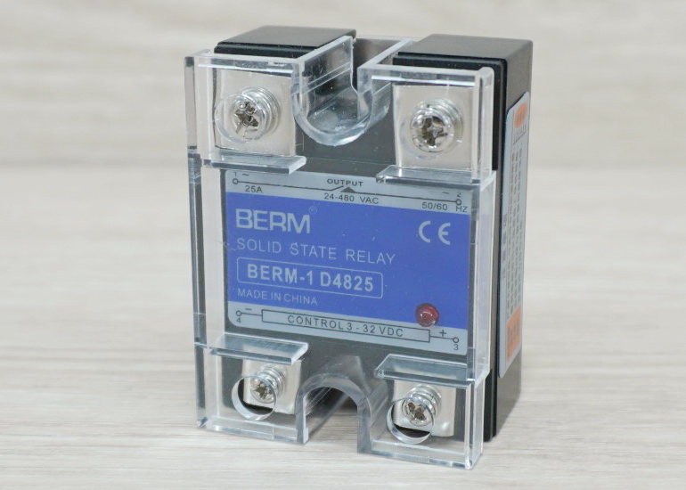 BERM-1 D4825 Solid State Relay, SSR 25A input 3-32VDC output 24-480VAC