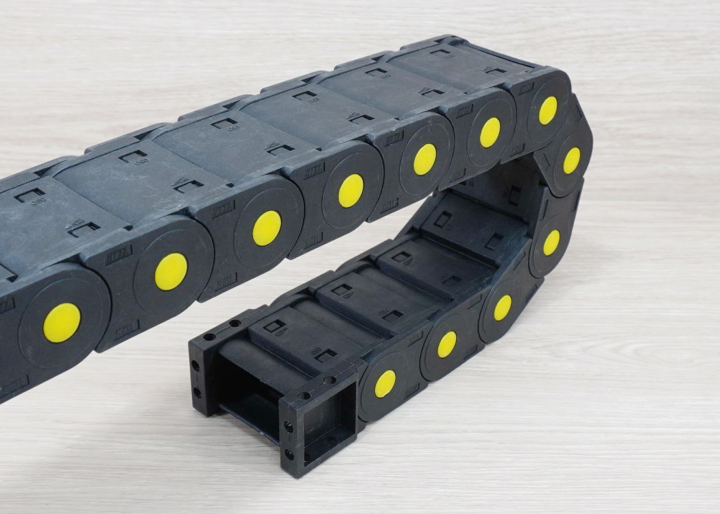 25 X 50 mm Cable Drag Chain R55mm ยาว 1M และ End Connectors (Fully-Enclosed)