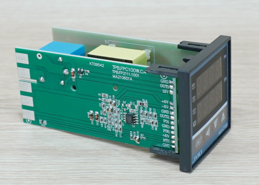 เครื่องควบคุมอุณหภูมิระบบ PID รุ่น REX-C100FK02-M*AN (240V/50HZ) + Thermocouple 0 to 400 °c