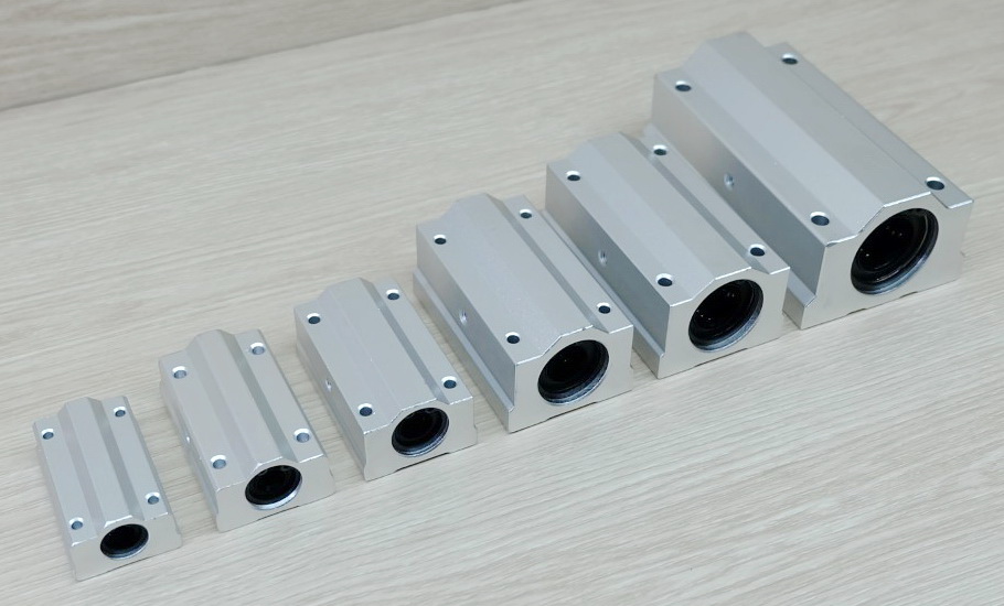 SCS20LUU Linear Ball Bearing Block 20mm