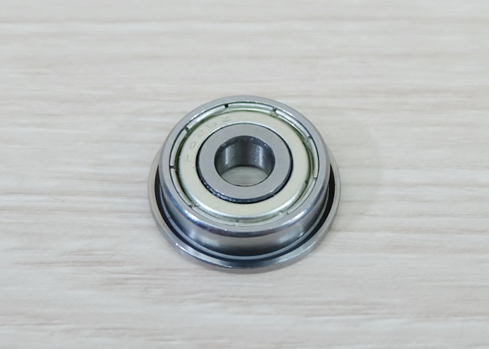 F626ZZ (6x19x6mm) Flange Deep Groove Ball Bearing
