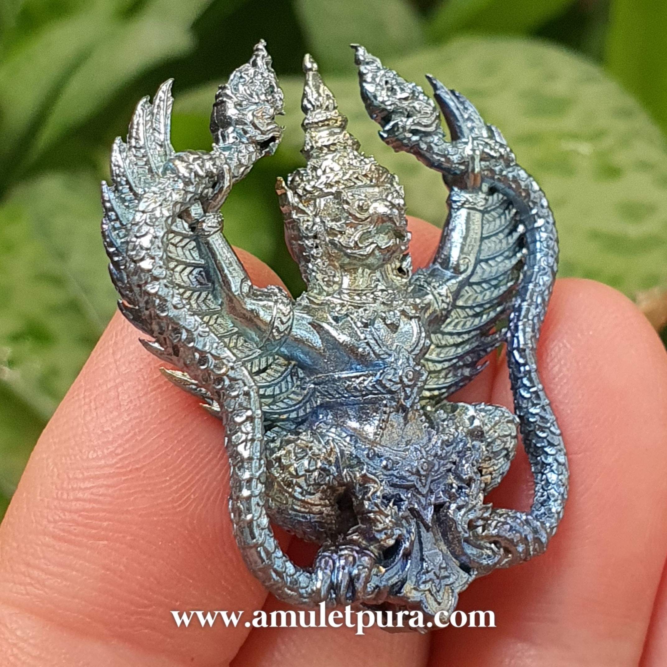 ครุฑยุดนาค(เนื้อเจ้าน้ำเงิน)รุ่นเลื่อนขั้นเศรษฐี ปี62 หลวงพ่อสนั่น วัดกลางราชครูธาราม จ.อ่างทอง(มีโค้ด หมายเลข107)