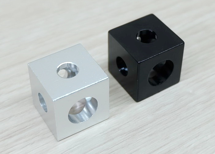 Cube Corner Bracket (Silver)