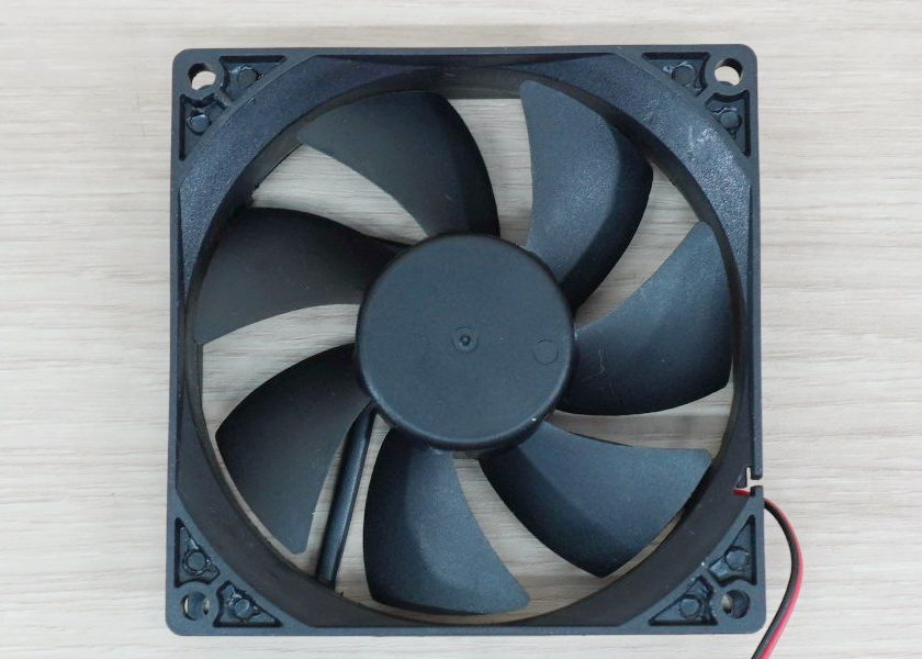 Fan 92 x 92 x 25mm DC 12V