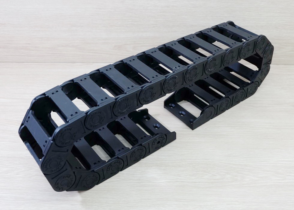 25 X 77 mm Cable Drag Chain R55mm ยาว 1M และ End Bridge Connectors (Bridge opening)