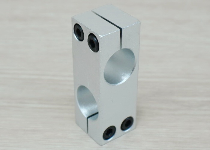 20mm x 20mm Holes Cross Shaft Support Aluminum Alloy