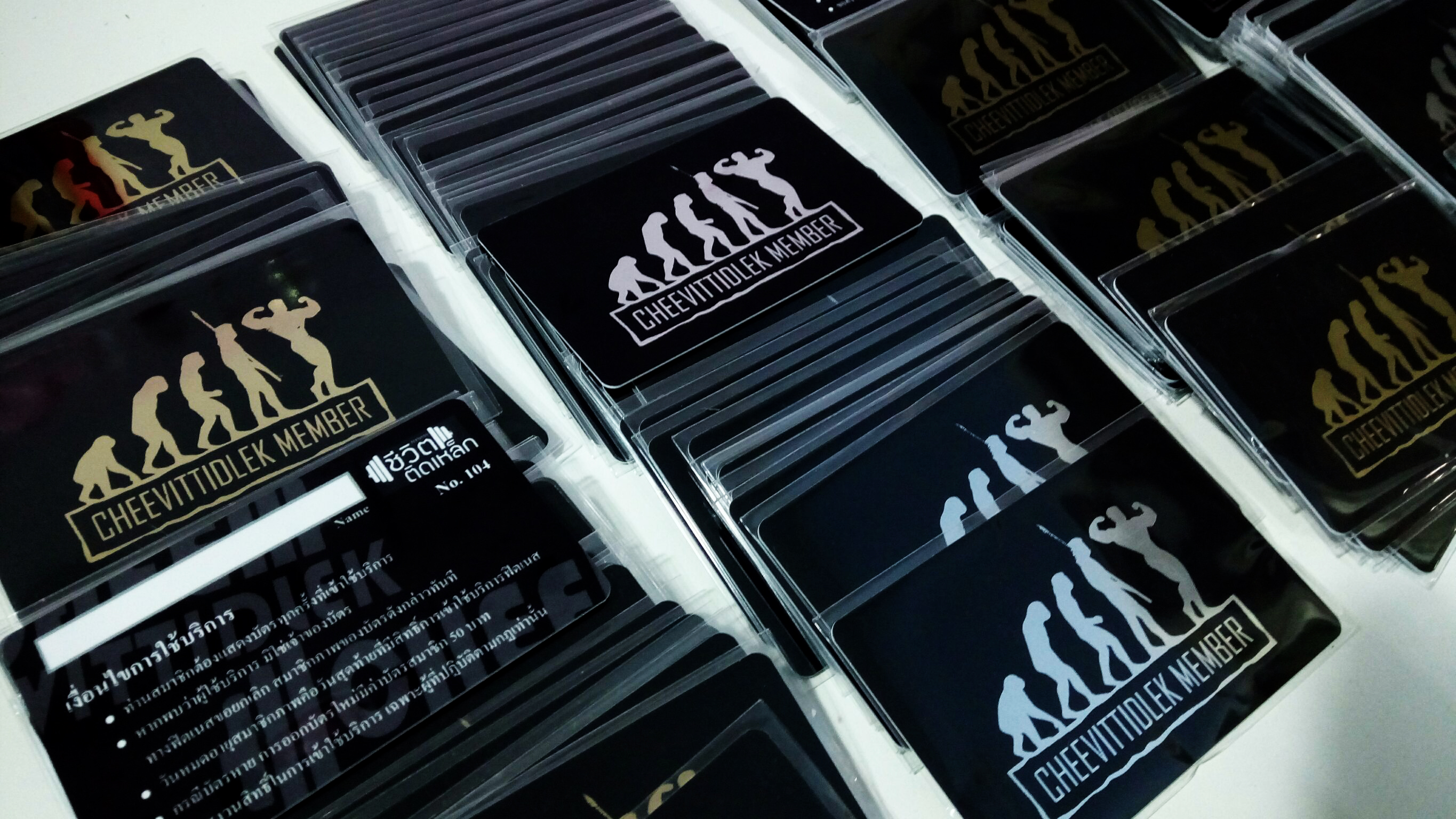 ผลิตบัตรพื้นด้าน พิมพ์ฟอยล์ เคทอง เคเงิน