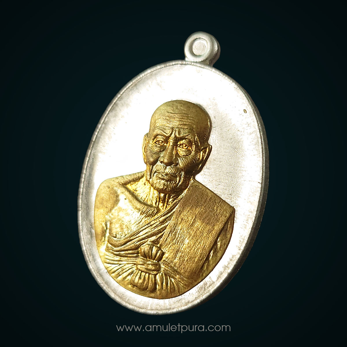 หลวงปู่ทวด รุ่นปาฏิหาริย์ EOD (ชุดกรรมการเล็ก สร้าง 999 ชุด ตะกั่วหน้ากากทองระฆัง, ทองระฆังหน้ากากทองแดง, ทองสัตตะ) ปี55 วัดพุทไธศวรรย์ จ.อยุธยา (ตอกโค้ด หมายเลข 35) สร้างโดยศิษย์สายทหารหน่วยทำลายล้างและเก็บกู้วัตถุระเบิด (EOD ARMY)