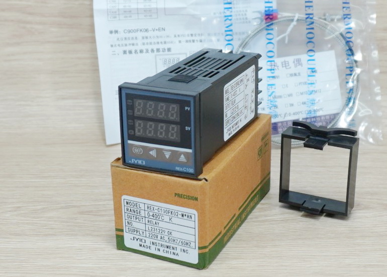 เครื่องควบคุมอุณหภูมิระบบ PID รุ่น REX-C100FK02-M*AN (240V/50HZ) + Thermocouple 0 to 400 °c