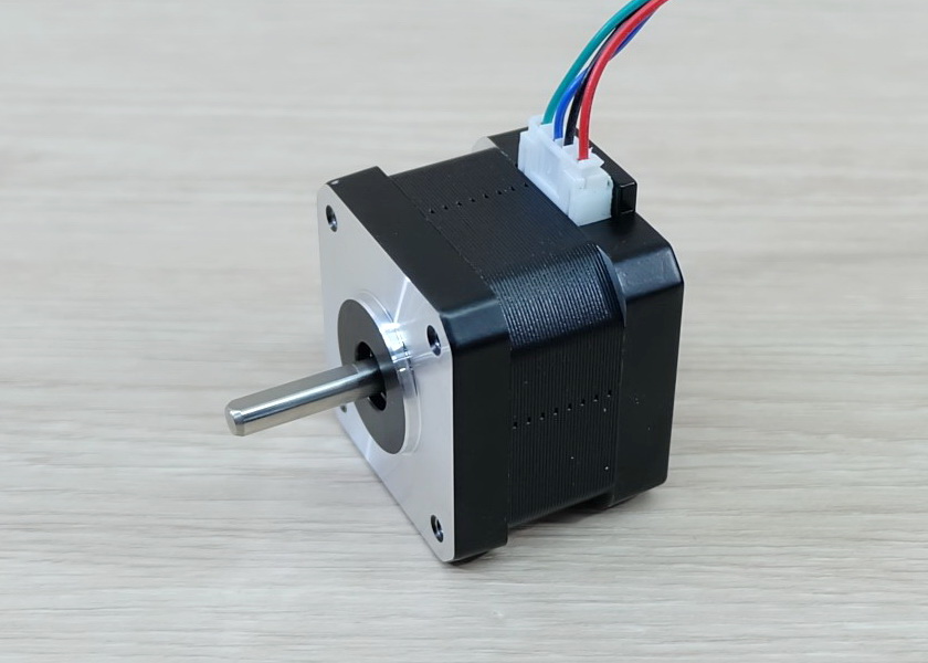Usongshine - Stepper Motor (Nema17) แรงบิด 29 N.cm 1A (17HS3401S) Black End