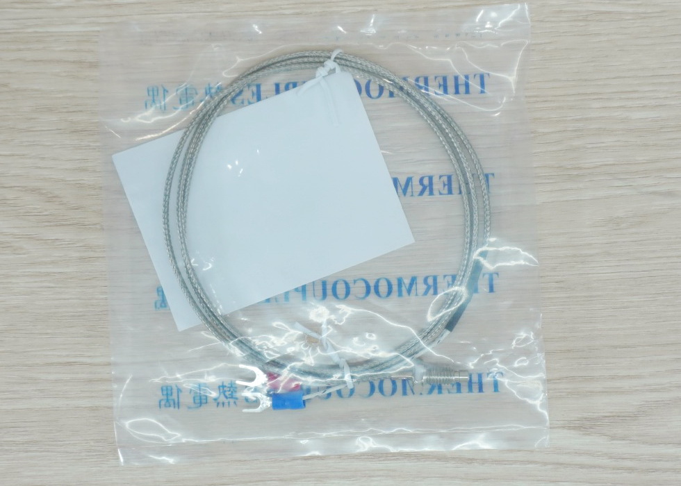 เครื่องควบคุมอุณหภูมิระบบ PID รุ่น REX-C100FK02-V*AN (240V/50HZ) + Thermocouple 0 to 400 °c