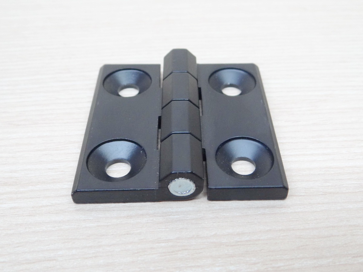 บานพับ Hinge 60x60 mm Zinc alloy หนา 6 mm ระยะรู 35x35 mm, รูยึด 6.5 mm (สีดำ)