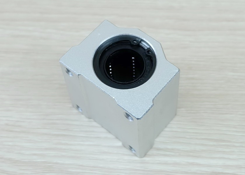 SCS20UU Linear Ball Bearing Block 20mm