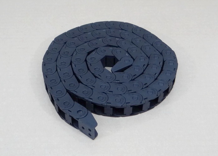 10 X 10 mm Cable Drag Chain R18mm ยาว 1M และ End Connectors (Bridge open outside)