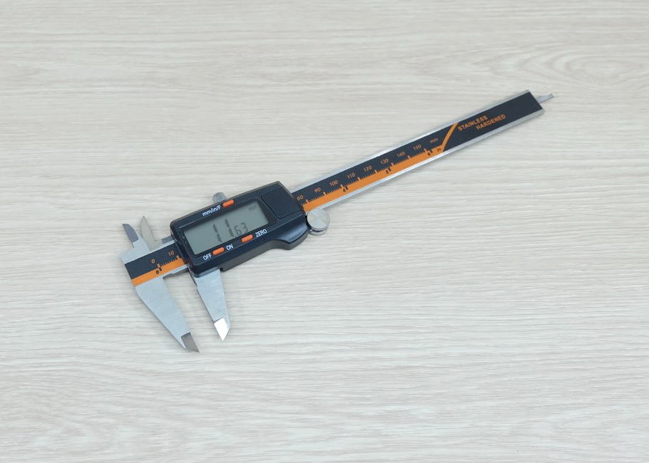 Syntek, Fractional Display 150mm Stainless Steel Digital Vernier Caliper, Accuracy ±0.04mm