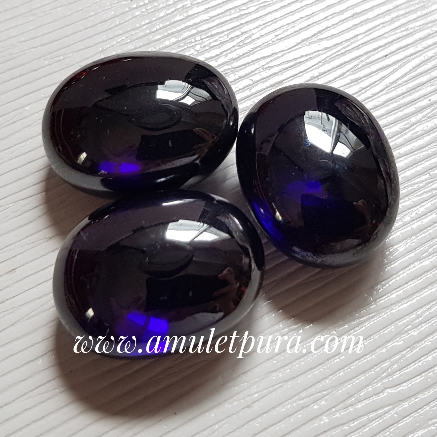 เพชรพญานาค สัณฐานรีหลังเบี้ย ขนาด 2.5 ซ.ม. ทุกสี ยกเว้นสีน้ำเงิน, ฟ้า, เขียว