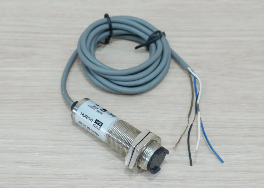 CDD-40N Photoelectric Switch 10-40cm Detection Range Adjust (NPN, NO/NC)