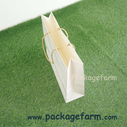 ถุงกระดาษอาร์ตขาว เบอร์ 3 แนวขวาง ขนาด 13" x 12" x 4"