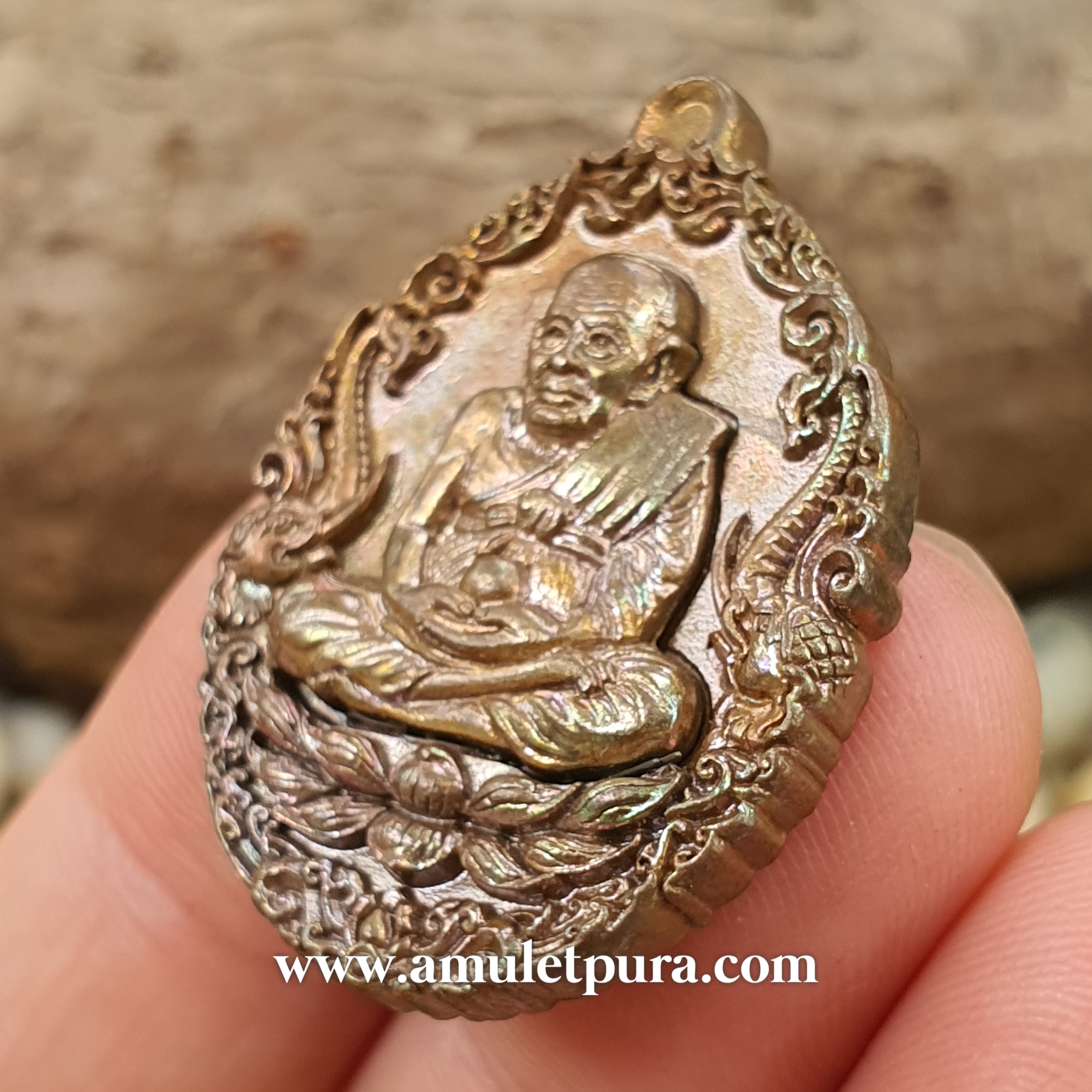 เหรียญหล่อหลวงปู่ทวดบรรจุกริ่ง(ทองแดงผิวไฟ)รุ่นเปิดโลกเศรษฐี58 วัดพระมหาธาตุฯ จ.นครศรีธรรมราช(ตอกโค้ด หมายเลข1562)