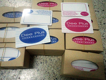 รับทำการ์ดที่ระลึก ผลิตการ์ดปฏิทิน พิมพ์บัตรนักสะสมการ์ด Pvc 0.3 ดัดโค้งงอได้