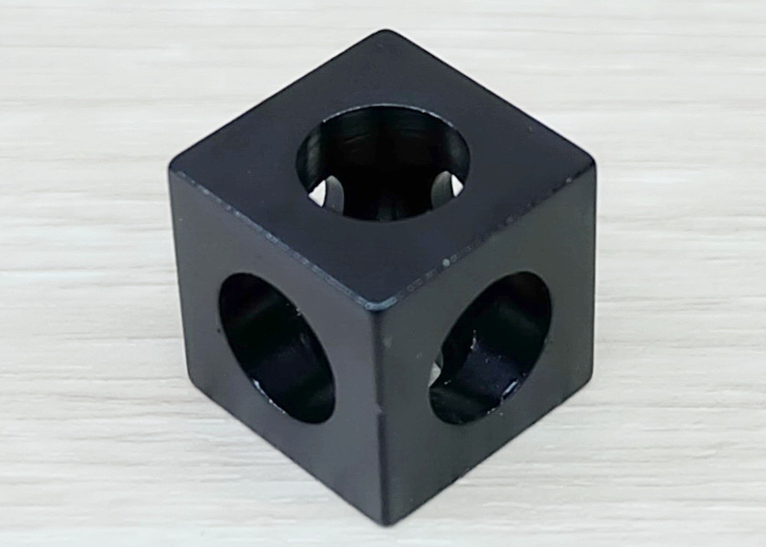 Cube Corner Bracket (Black)