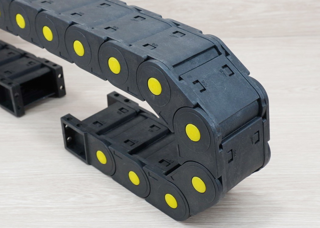 25 X 50 mm Cable Drag Chain R55mm ยาว 1M และ End Connectors (Fully-Enclosed)