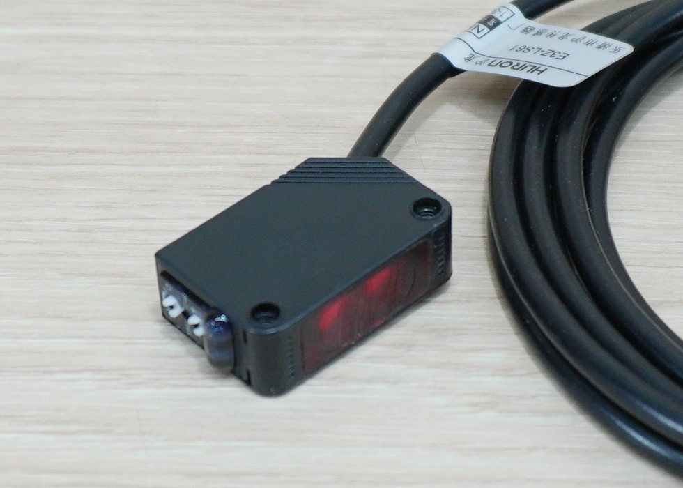 E3Z-LS61, Diffuse Photoelectric Switch 1-30 cm Detection Range (NPN, NO/NC)