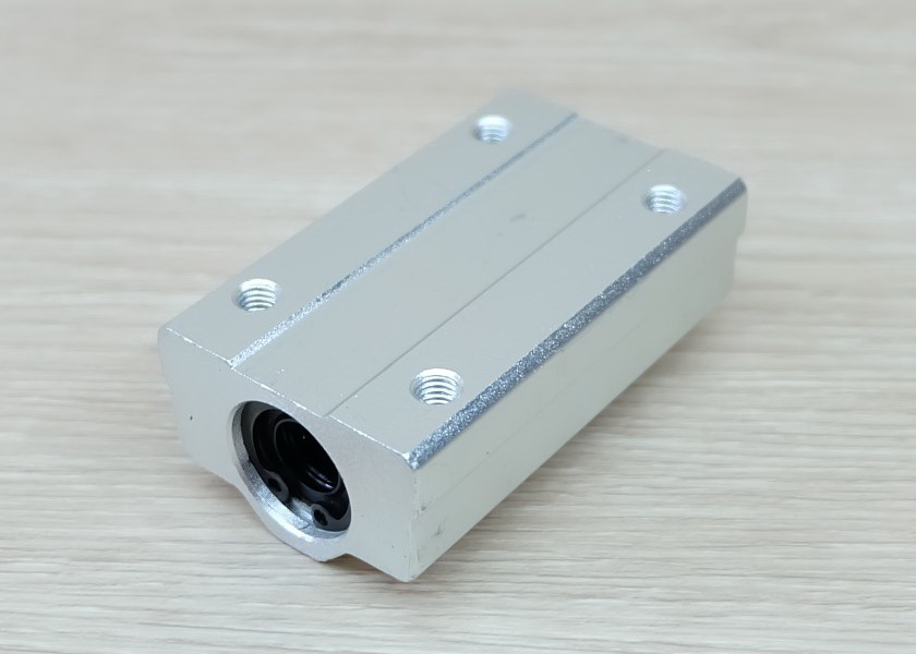 SCS10LUU Linear Ball Bearing Block 10mm
