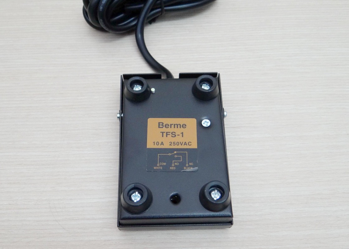 Metal Foot Switch TFS-1 Momentary NON-SLIP SPDT(NO/NC) Wire 2M 250V 10A