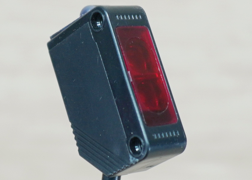 CX-482 Photoelectric Sensor 10-200 cm Detection Range (NPN, NO/NC)