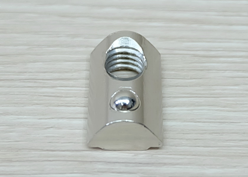 M8 Shrapnel Steel Ball Nut สำหรับ Series 40 Alu Profile (แพ็ค 20 ตัว)