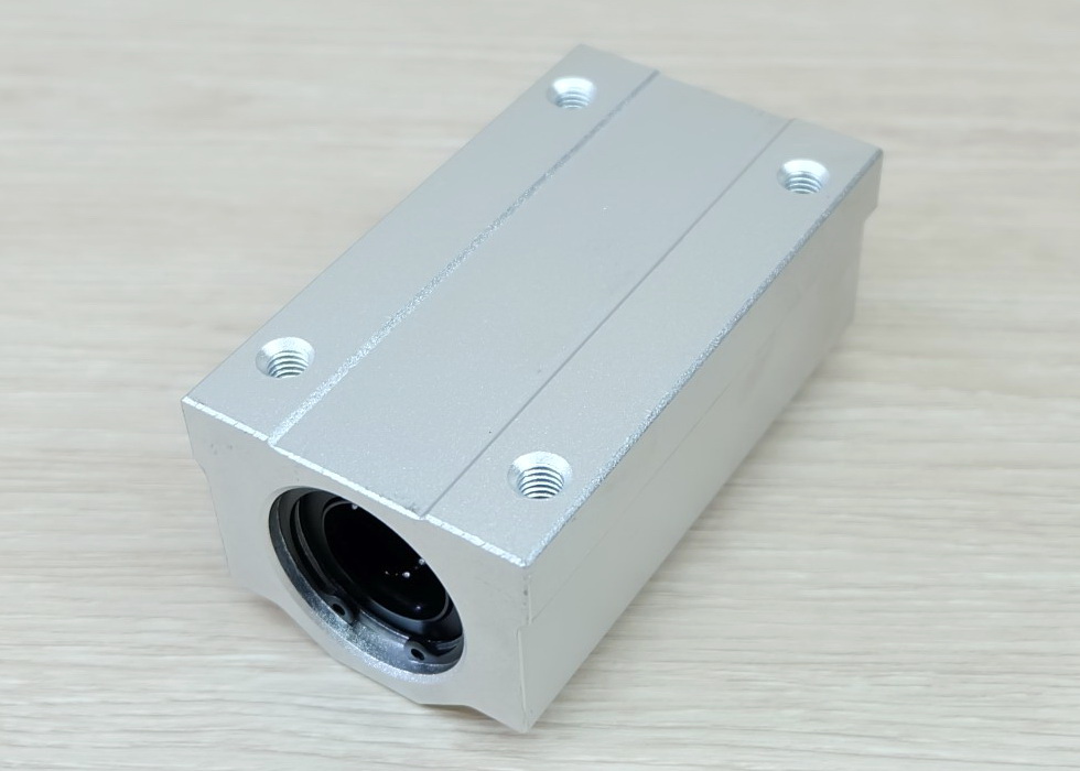 SCS20LUU Linear Ball Bearing Block 20mm