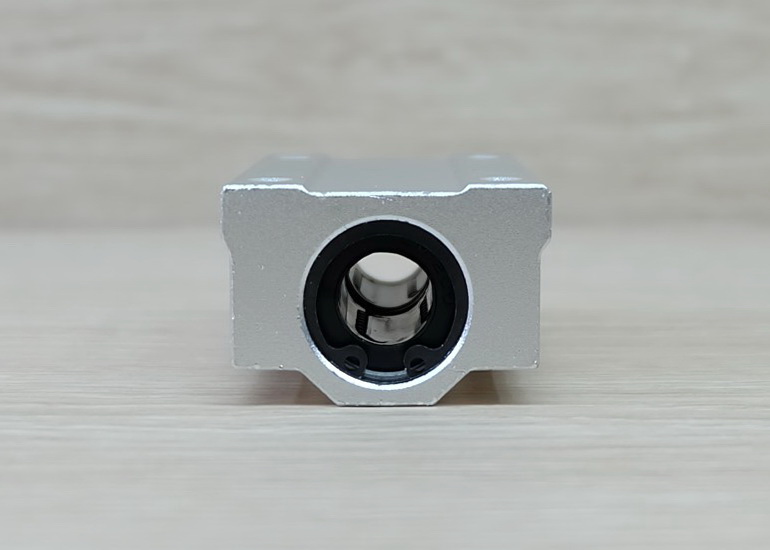 SCS12LUU Linear Ball Bearing Block 12mm