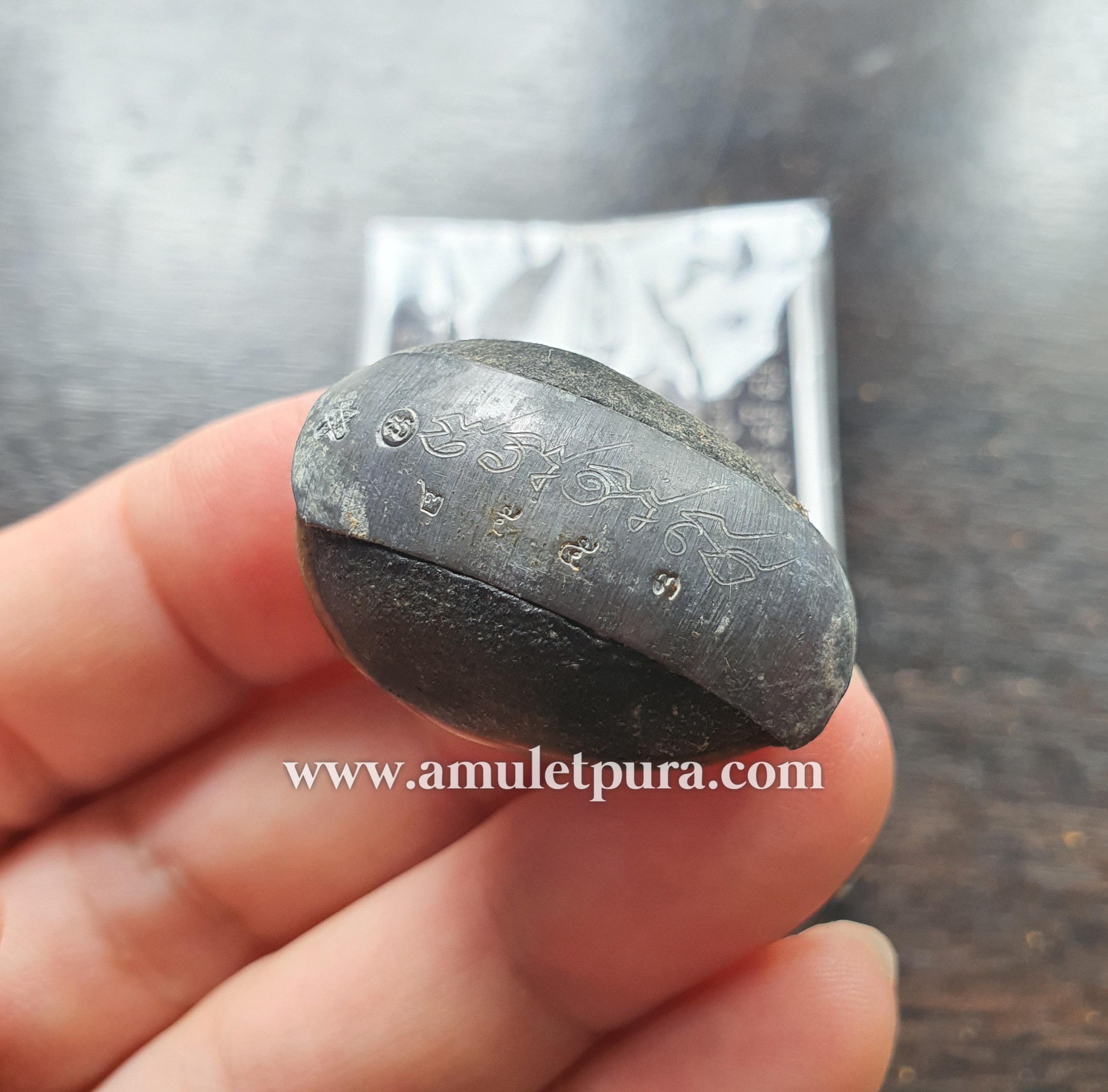 เบี้ยแก้พรายปรอท พิธี 9 ฤกษ์ 9 มงคล ครบ 200 ปี ปี54 วัดละหารไร่ จ.ระยอง จัดสร้างโดย มูลนิธิหลวงปู่ทิม (จารมืออุดผงพรายกุมารคลุกรักชันโรง หลวงปู่ทิม วัดละหารไร่ พร้อมแผ่นตะกั่ว จารมือ ตอกโค้ด หมายเลข2553) หลวงปู่บัว,หลวงปู่คำบุ,หลวงพ่อสิน ปลุกเสก