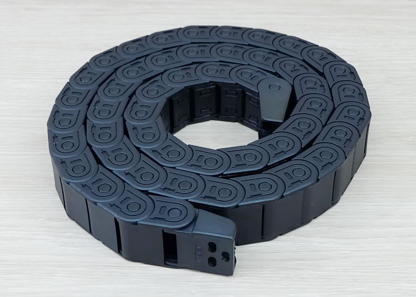 15 x 20 mm Cable Drag Chain R38mm ยาว 1M และ End Connectors (Semi-Enclosed)