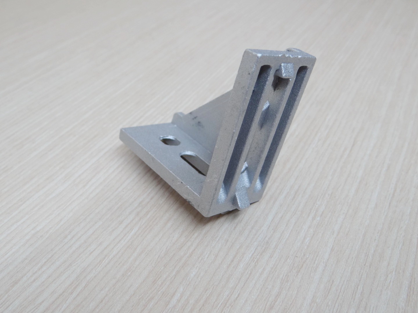 Bracket L สำหรับ Series 30 Alu Profile