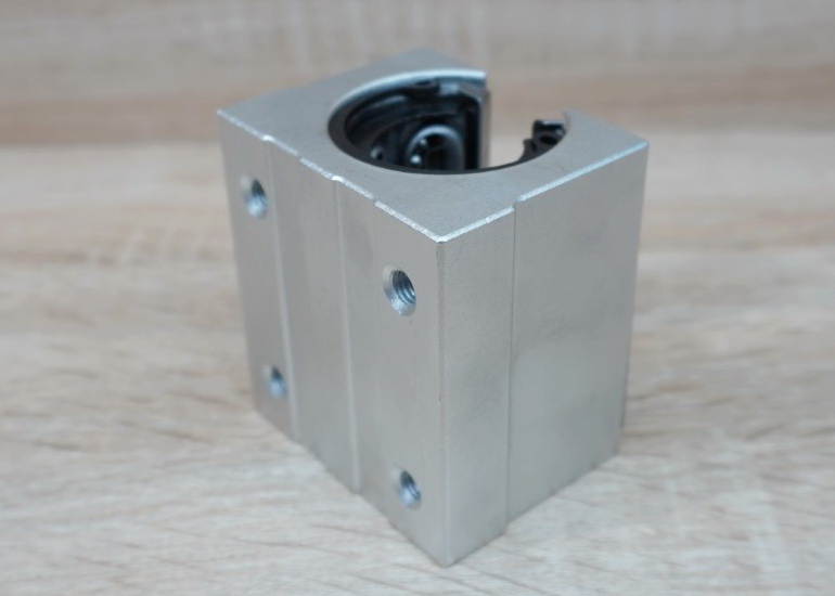 SBR25GA (ร่องเหล็ก ทนทานสูง) Steel Retainer - Aluminum Linear Ball Bearing Block