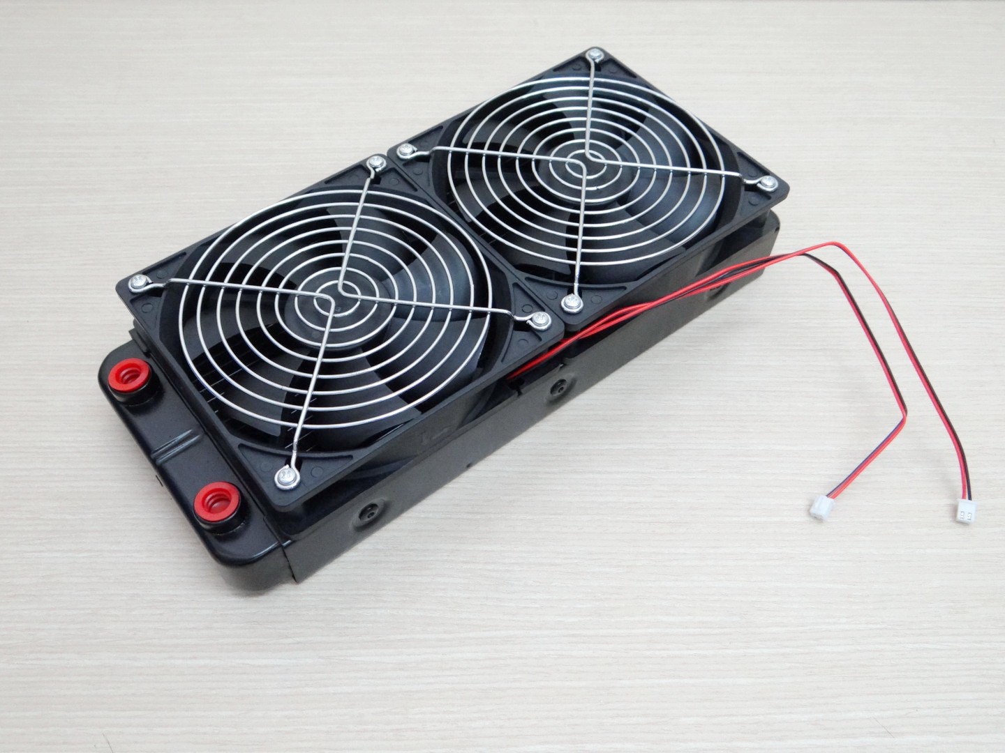 240mm Aluminum Radiator Water Cooling 18 Tube Heat Exchanger หัวเกลียว 1/8BSP (9.5mm) + 2 Fan 12V DC