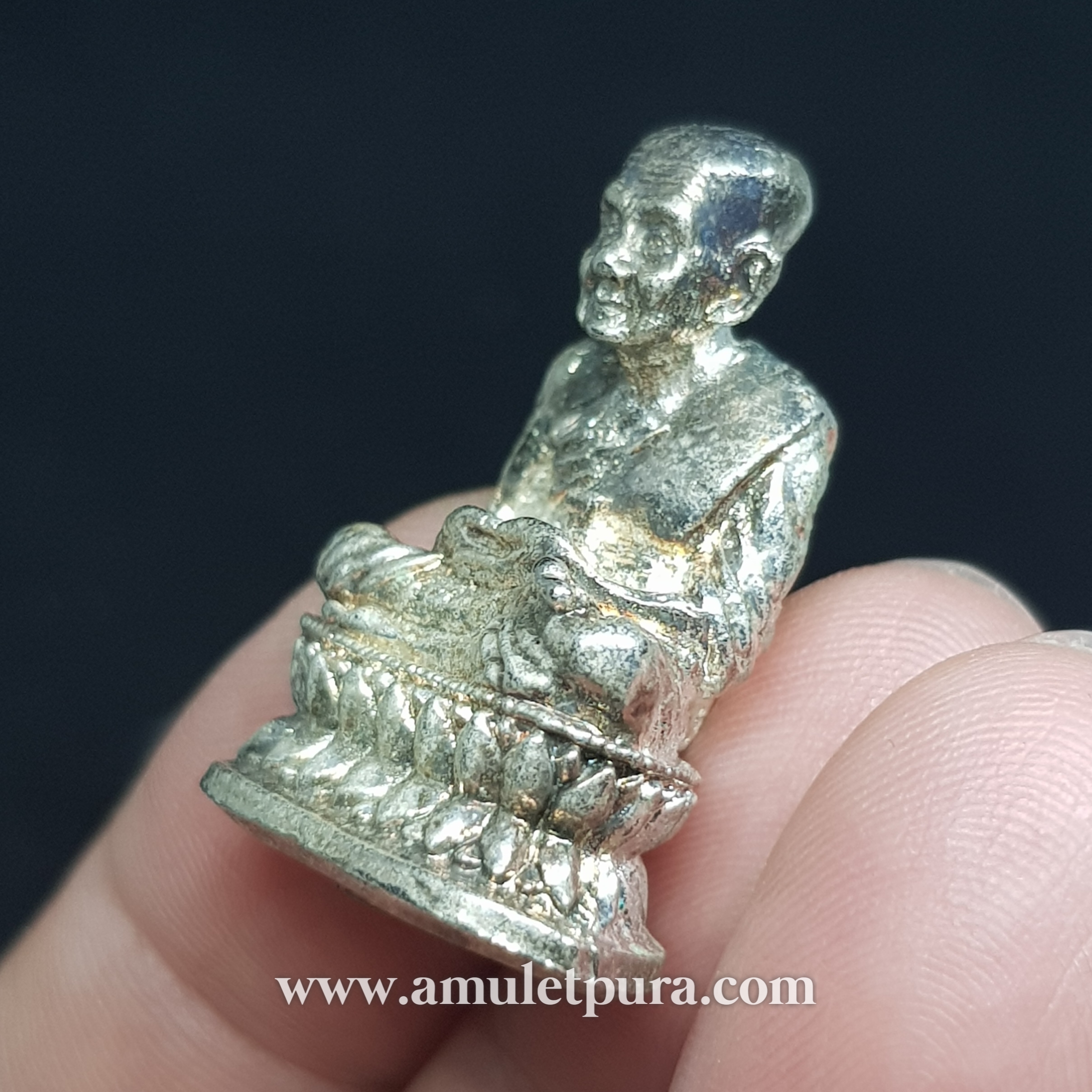 หลวงพ่อทวด (เนื้อนิเกิ้ล) ปี50 พระอาจารย์แดง วัดไร่ จ.ปัตตานี (มีโค้ด ใต้ฐาน บรรจุมวลสารศักดิ์สิทธิ์ และฝ้งตะกรุดปลอกลูกปืน)