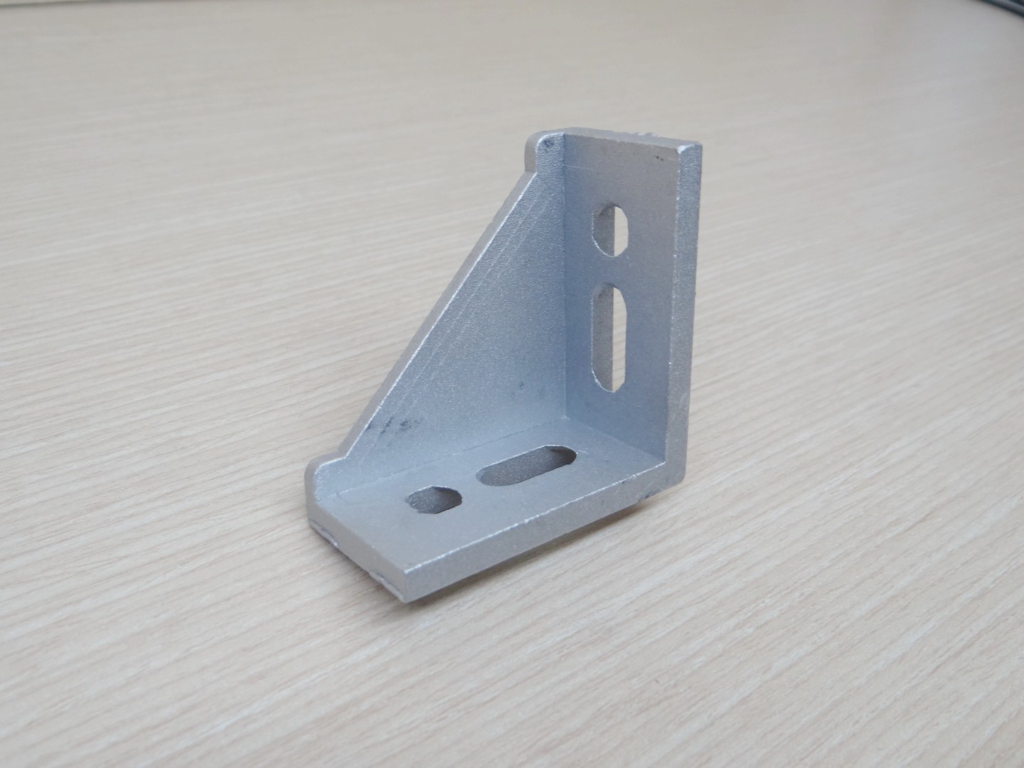 Bracket L สำหรับ Series 30 Alu Profile