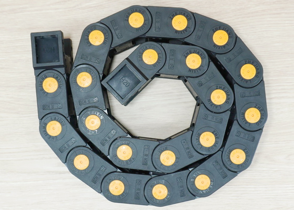 20 X 38 mm Cable Drag Chain R55mm ยาว 1M และ End Connectors (Bridge opening)