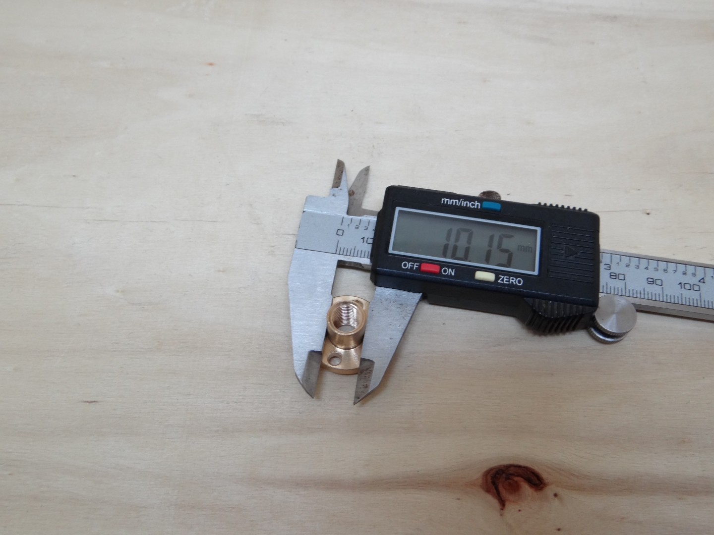 T8 Lead Screw Dia 8mm ยาว 300mm (Lead 4mm) + Copper Nut