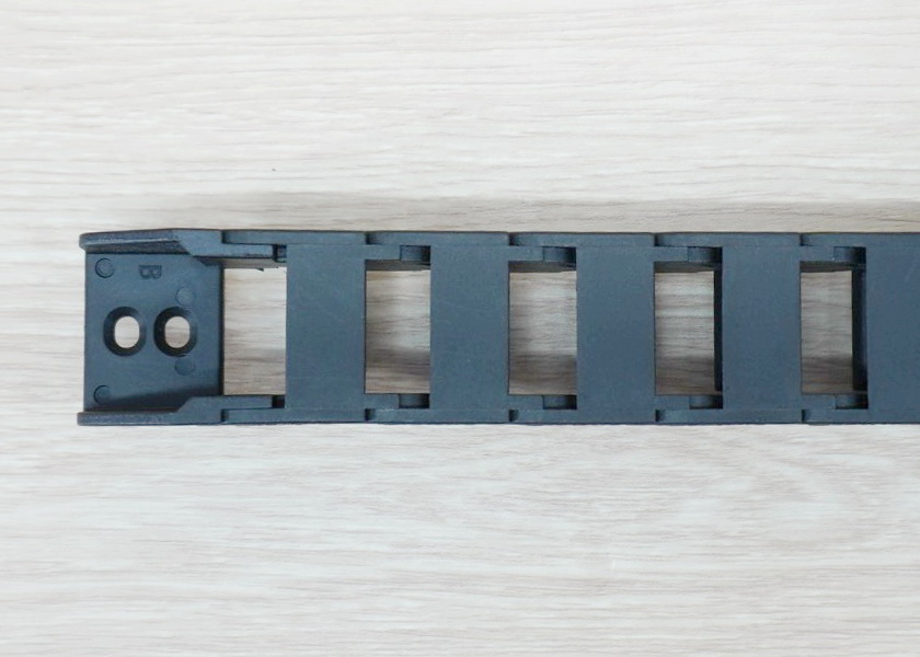 15 x 20 mm Cable Drag Chain R38mm ยาว 1M และ End Connectors (Bridge open outside)