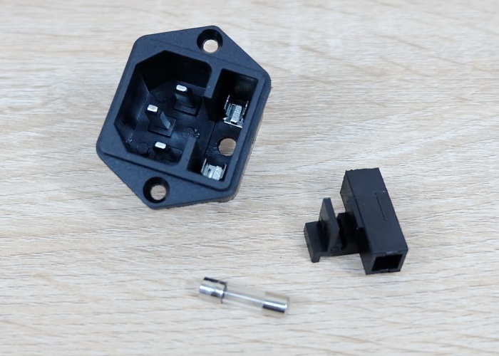 AC-03 Male Power Plug 3 Pin AC250V พร้อมฟิวส์ 10A