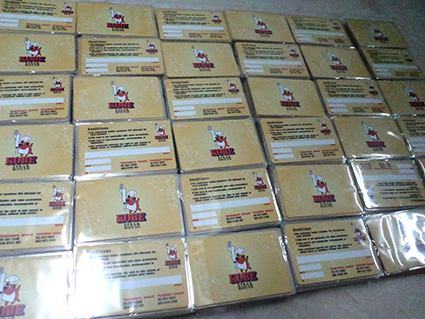 Pro พฤศจิกายน-ธันวาคม พิมพ์บัตรนักสะสมการ์ด รับทำการ์ดที่ระลึก ผลิตการ์ดปฏิทิน ดัดโค้งงอได้ Pvc 0.3 Card