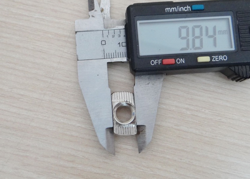 Free Nut M8 (20 ตัว/ชุด) สำหรับ Series 40 Alu Profile