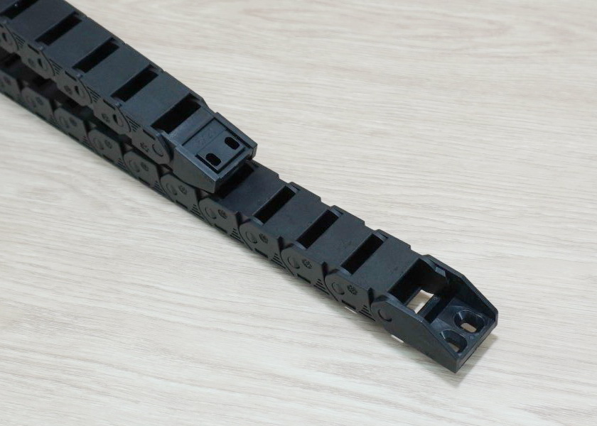 15 X 20 mm Cable Drag Chain R28mm ยาว 1M และ End Connectors