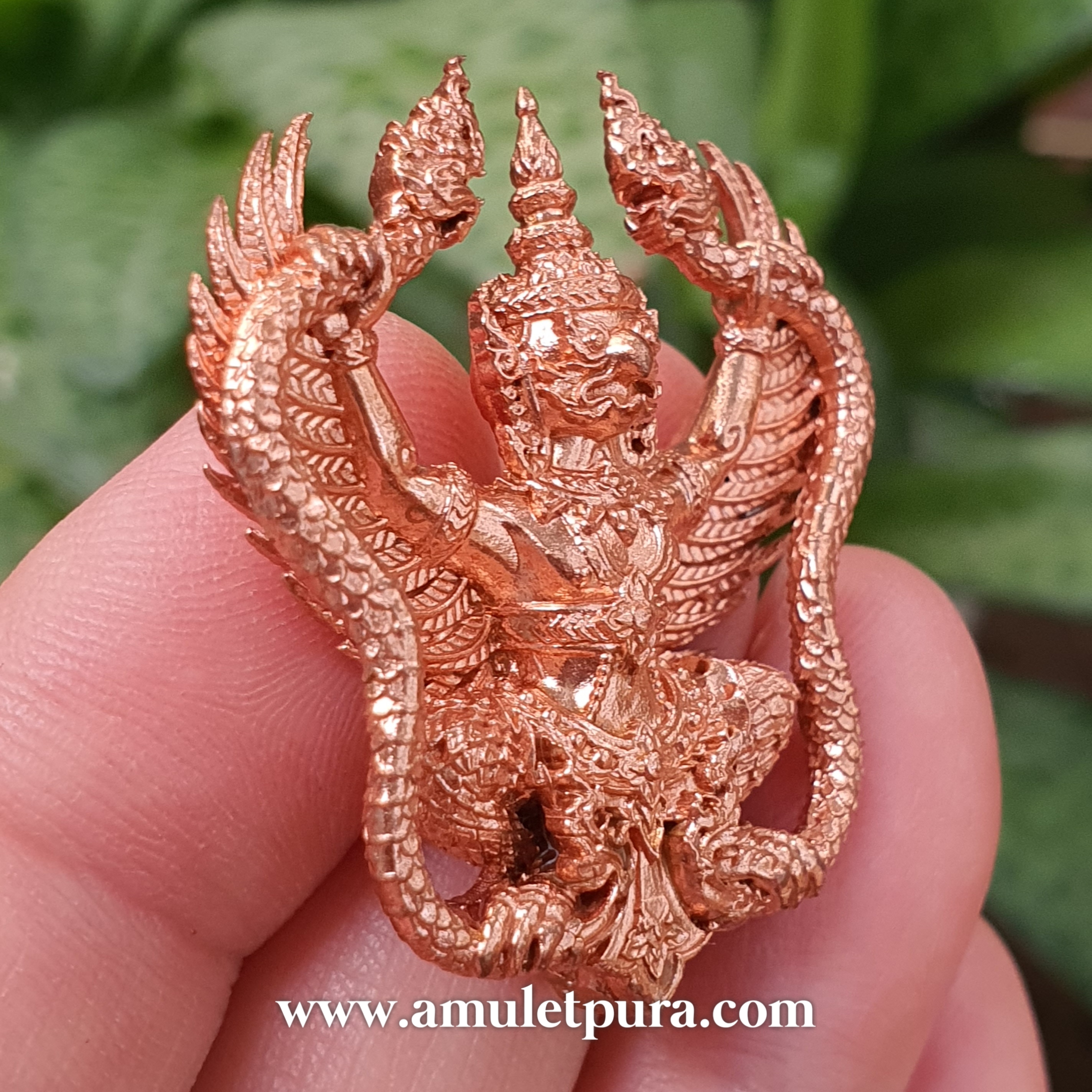 ครุฑยุดนาค(เนื้อทองแดง)รุ่นเลื่อนขั้นเศรษฐี ปี62 หลวงพ่อสนั่น วัดกลางราชครูธาราม จ.อ่างทอง(มีโค้ด หมายเลข1578)