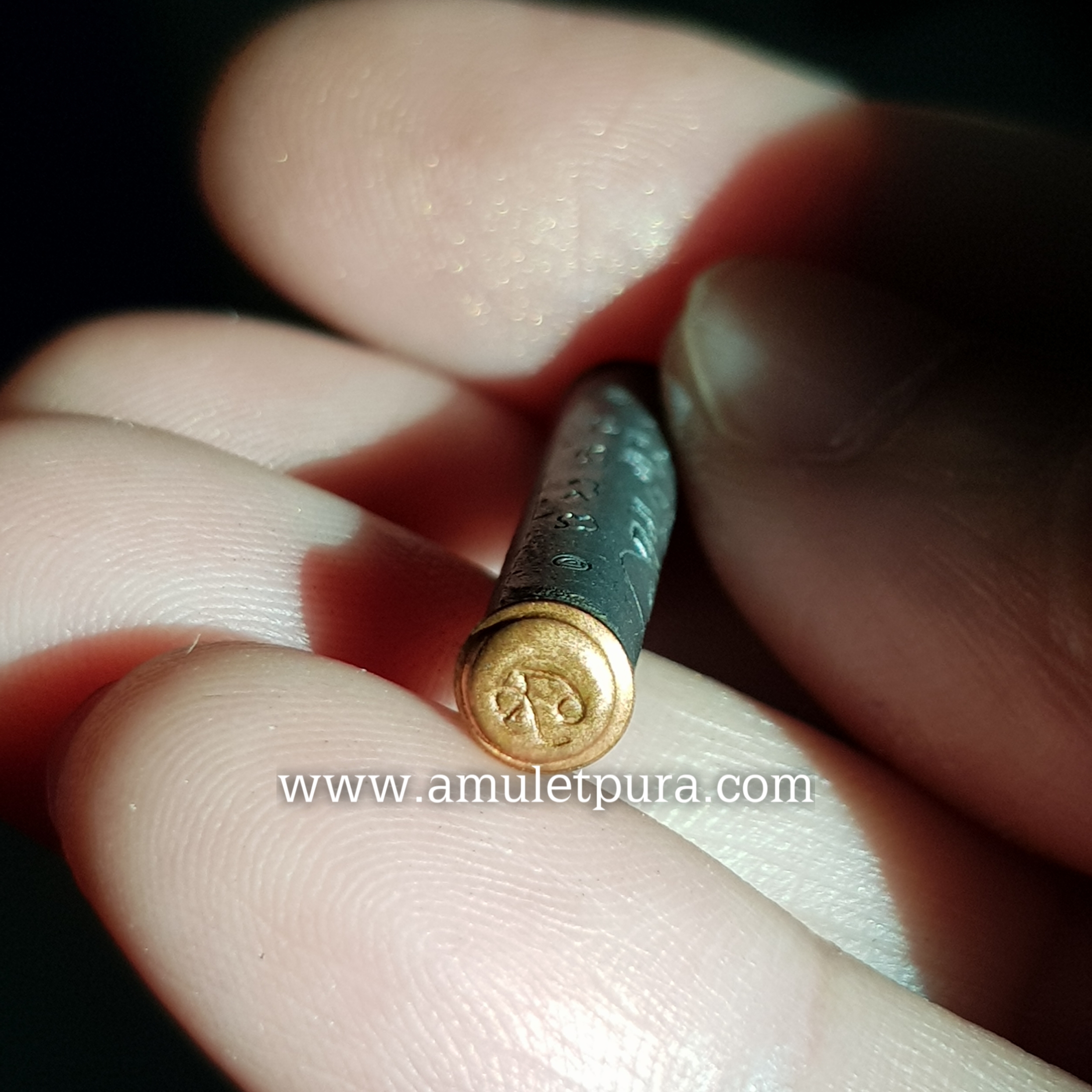 ตะกรุดอมิตรพ่าย(เนื้อตะกั่ว หมุดทองแดง)วัดพนมพริก จ.ตราด(หลวงปู่บัว ร่วมปลุกเสก มีโค้ด หมายเลข ๕๓๓๒)