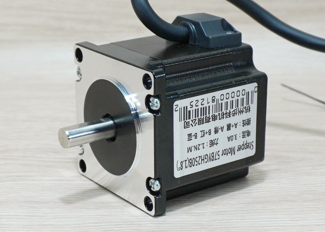 57BYGH250B - Stepper Motor (Nema23) แรงบิด 1.2N.m 3A Shaft 8mm - 2m Cable
